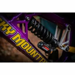Marzocchi Bomber CR!! 6 Marzocchi Bomber CR!! -BiciMax Ventas OKOKimage 2019 Marzocchi Bomber CR coil rear shock action 1
