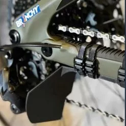 BiciMax Ventas -BiciMax Ventas Protector de cambio Branchy 2 1